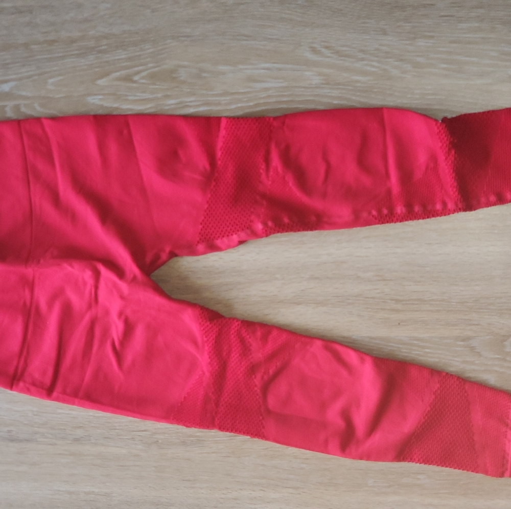 Fabletics  red leggings